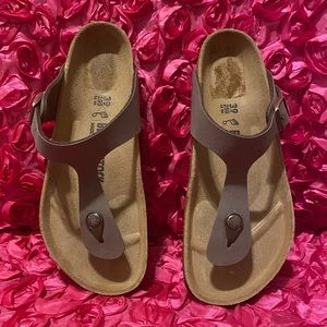 Birkenstock women's Gizeh flat sandals